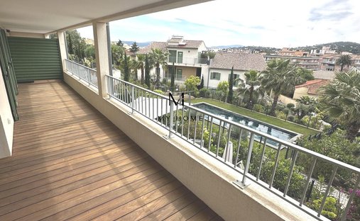 Apartment in Ville-Les Saquedes-Le Bouillonnet, Sainte-Maxime, France 1
