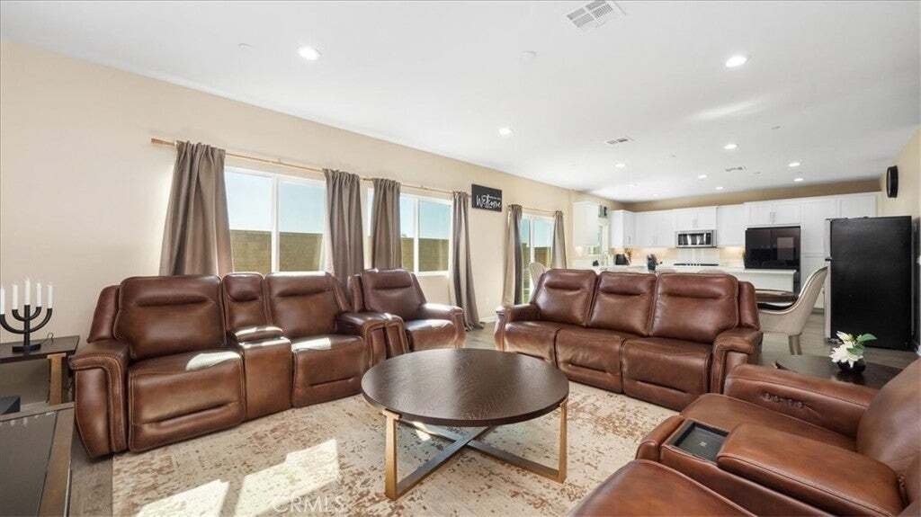 House in Fontana, California, United States 4 - 14966236