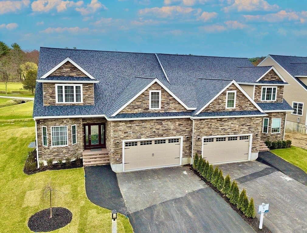 Condo in Sharon, Massachusetts, United States 3 - 17935419