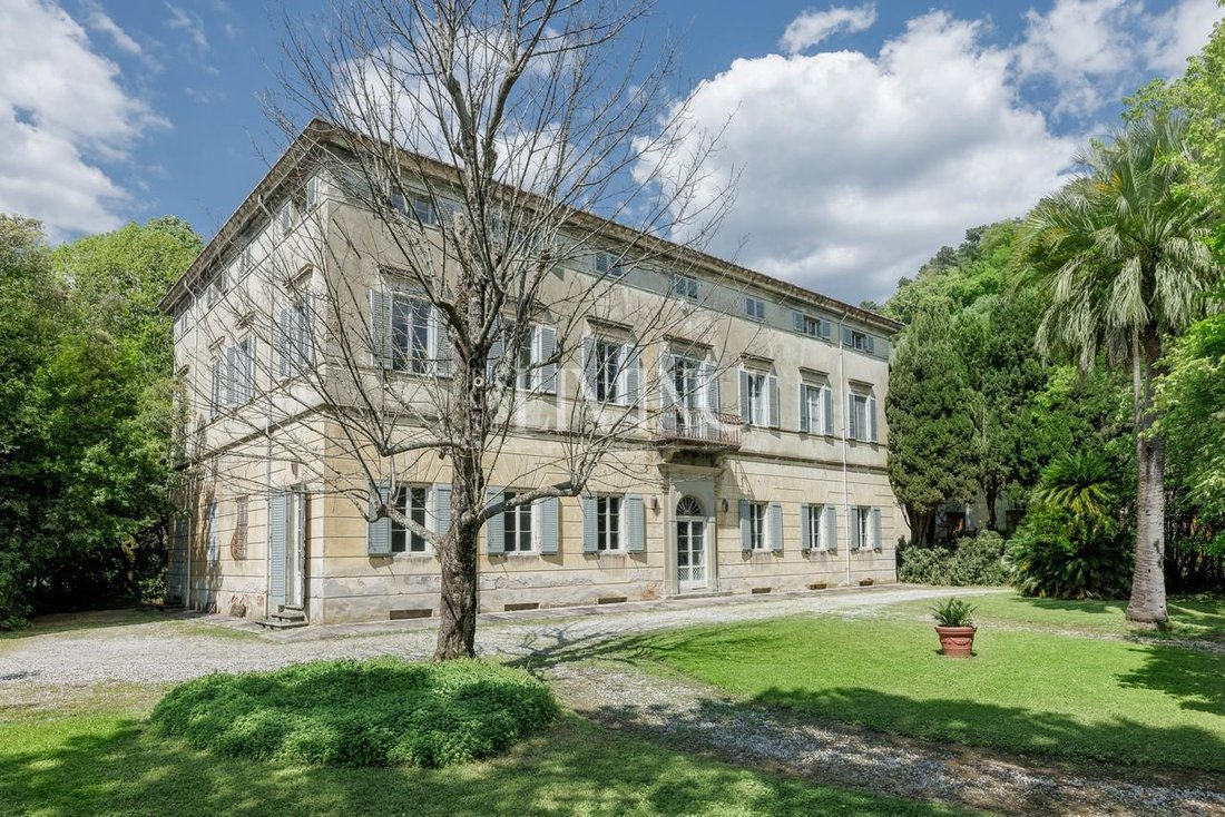 Villa in Capannori, Tuscany, Italy 2 - 17935169