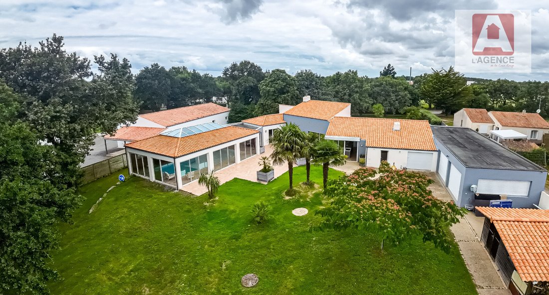 Villa in Landevieille, Pays de la Loire, France 1 - 17930933