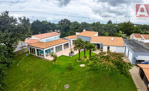 Villa in Landevieille, Pays de la Loire, France 1