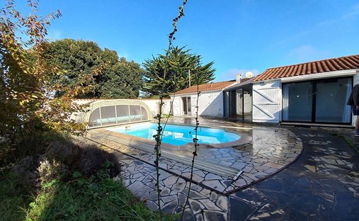 House in Saint-Pierre-d'Oléron, Nouvelle-Aquitaine, France 1