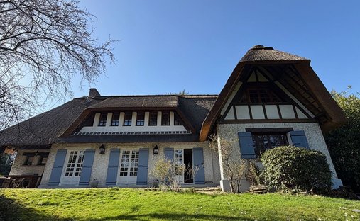House in Gressets-Centre-Garenne-Bechevet, La Celle-Saint-Cloud, France 1