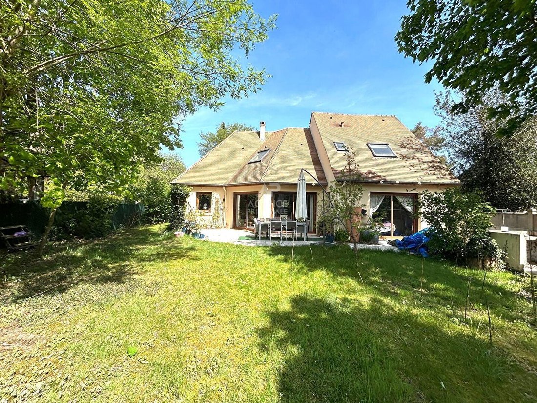 House in Cité SNCF, Verneuil-sur-Seine, France 2 - 17768439