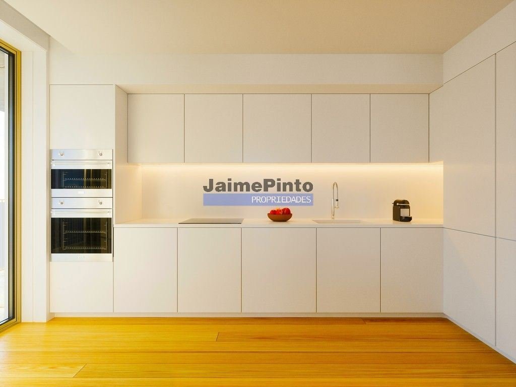 Apartment in Mafamude e Vilar do Paraiso, Porto District, Portugal 2 - 17937137
