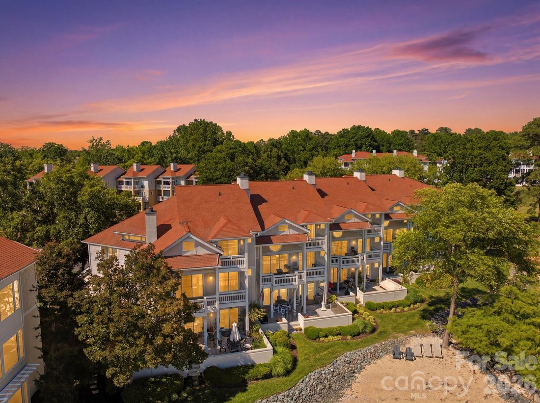 Condominio en Cornelius, Carolina del Norte, Estados Unidos 3 - 17344659