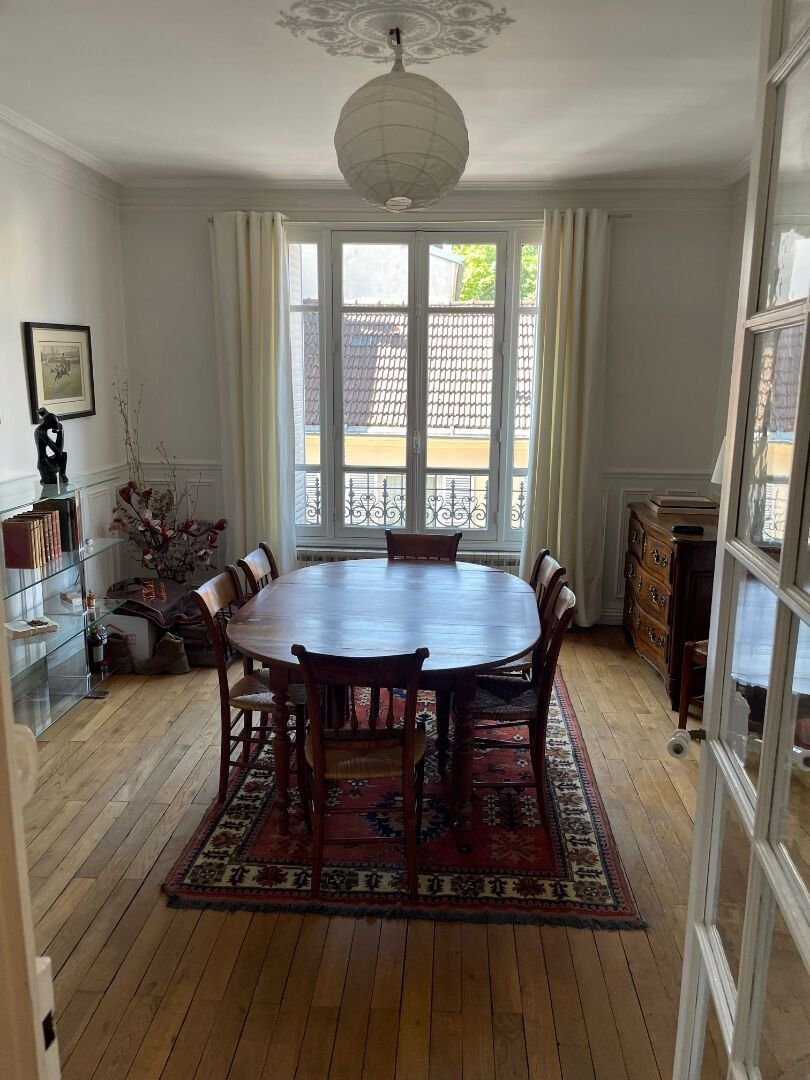 Apartment in Domaine National du Château, Versailles, France 3 - 16079043