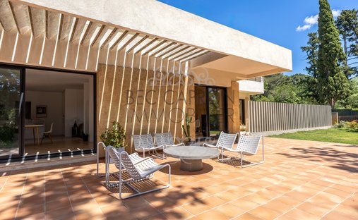 Villa in Granettes-Jauberte-Sainte Anne, Aix-en-Provence, France 1