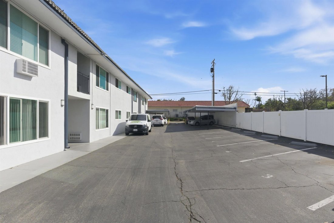 Escondido, California, United States 5 - 17934828