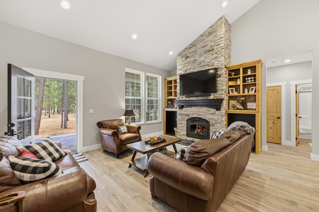 House in La Pine, Oregon, United States 5 - 17933484