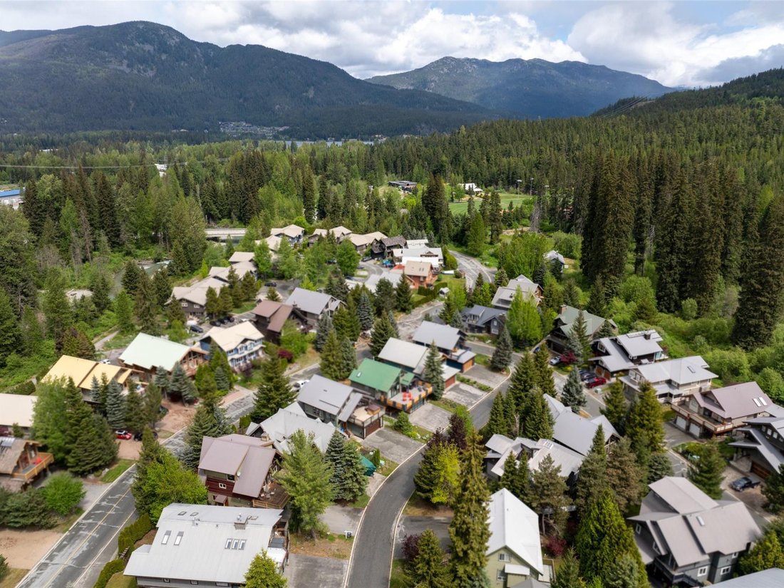 House in Whistler, British Columbia, Canada 5 - 17945012