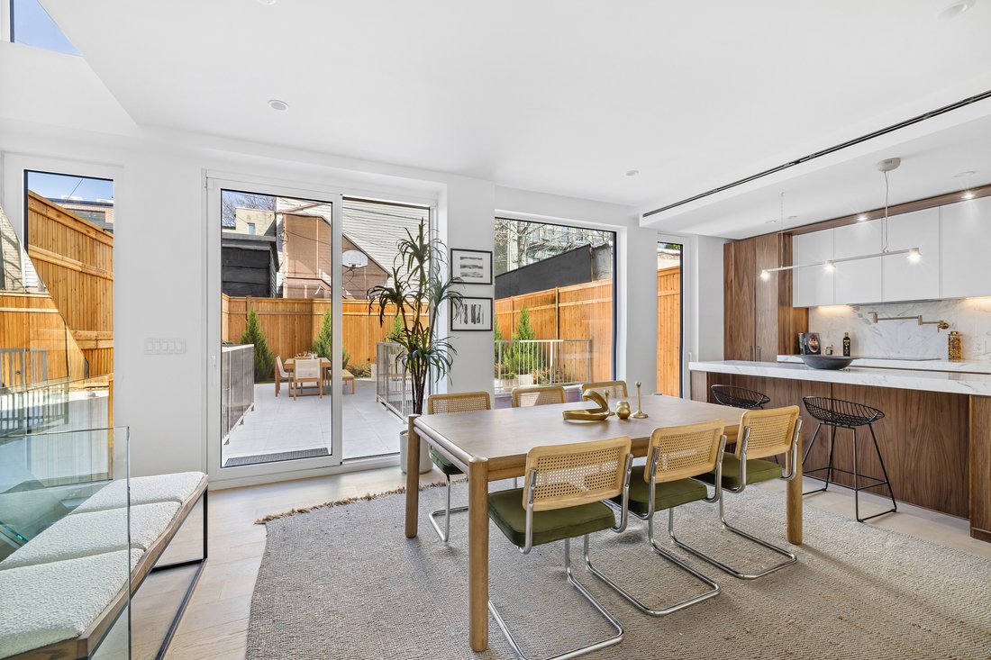Condo in New York, New York, United States 3 - 17930026