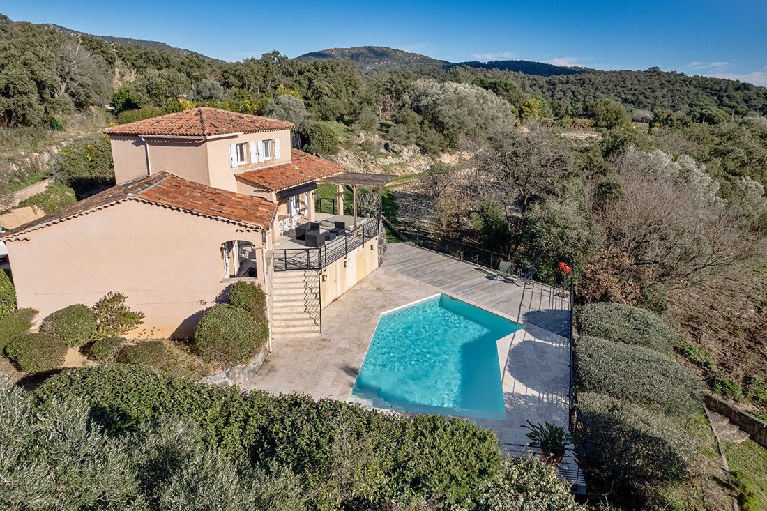 Villa in Le Plan-de-la-Tour, Provence-Alpes-Côte d'Azur, France 1 - 16623505