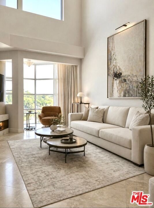 Condo in Los Angeles, California, United States 2 - 17939685
