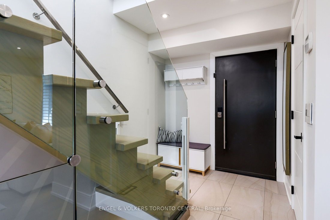House in Toronto, Ontario, Canada 3 - 17934629