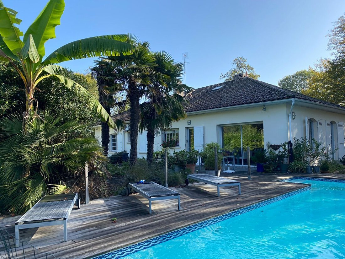 Casa en Mérignac, Nueva Aquitania, Francia 1 - 16012569
