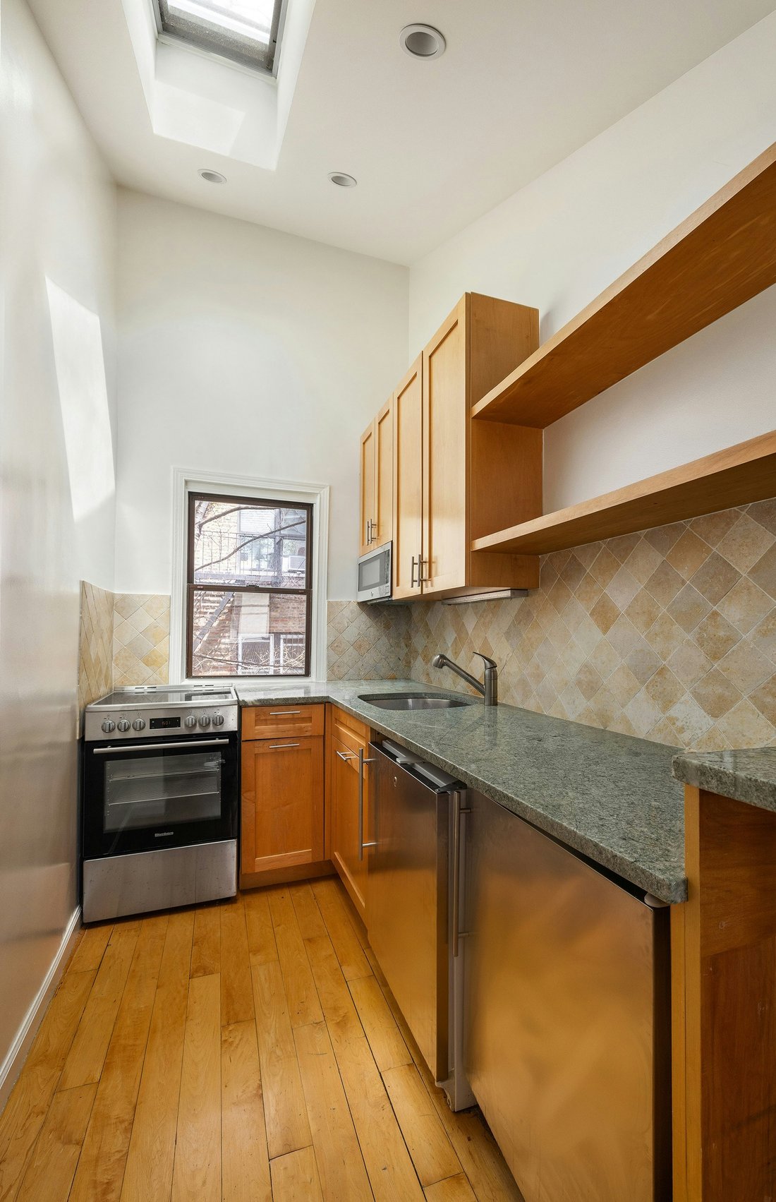 Co Op in New York, New York, United States 2 - 17737871