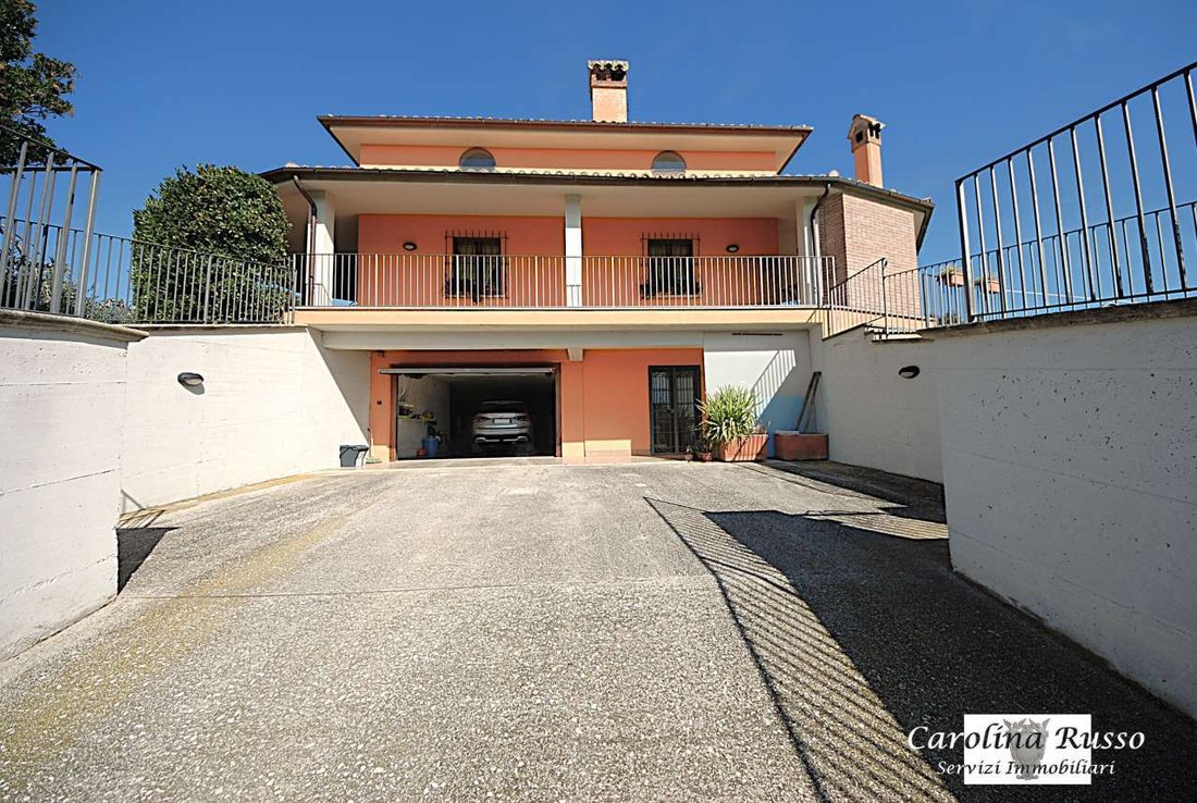 Villa in Castel Ritaldi, Umbria, Italy 3 - 17296439