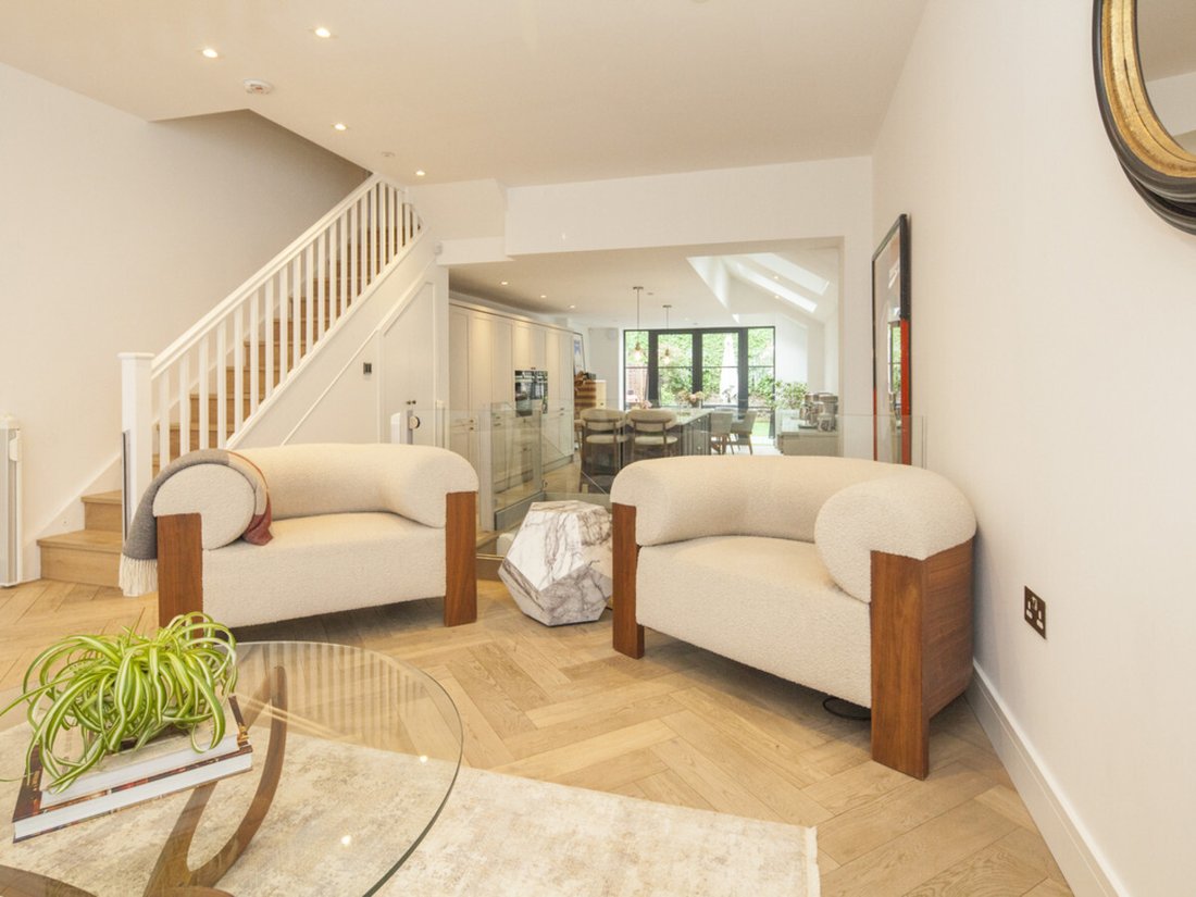 House in Barons Court, Hammersmith and Fulham, England 3 - 17944528