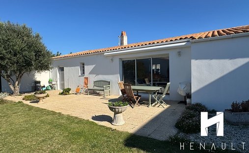 Haus in Sainte-Marie-de-Ré, Nouvelle-Aquitaine, Frankreich 1