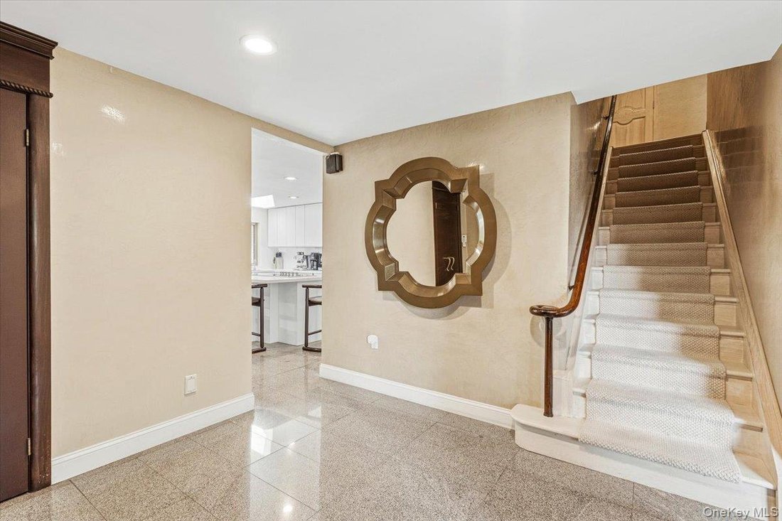 House in New York, New York, United States 4 - 17931482
