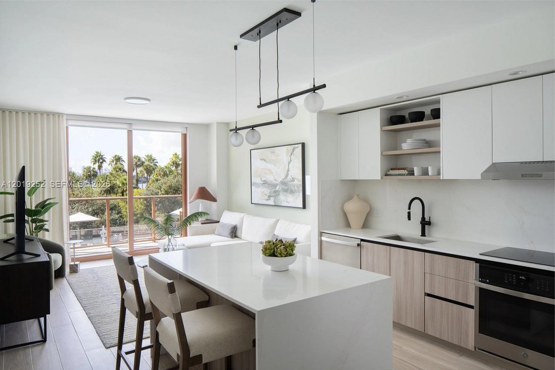 Miami Beach, Florida, United States 5 - 17939694