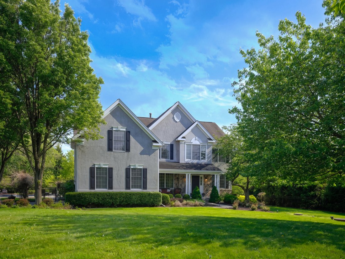 Lambertville, New Jersey, United States 1 - 17945258