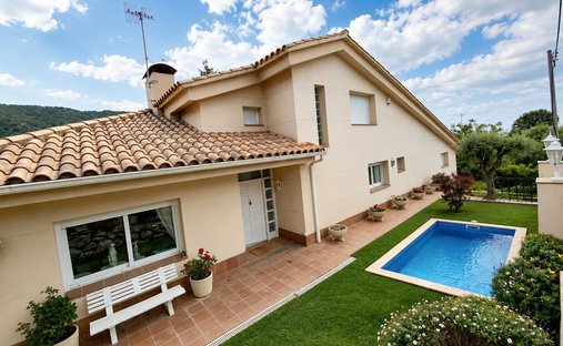 Villa in Teia, Catalonia, Spain 1