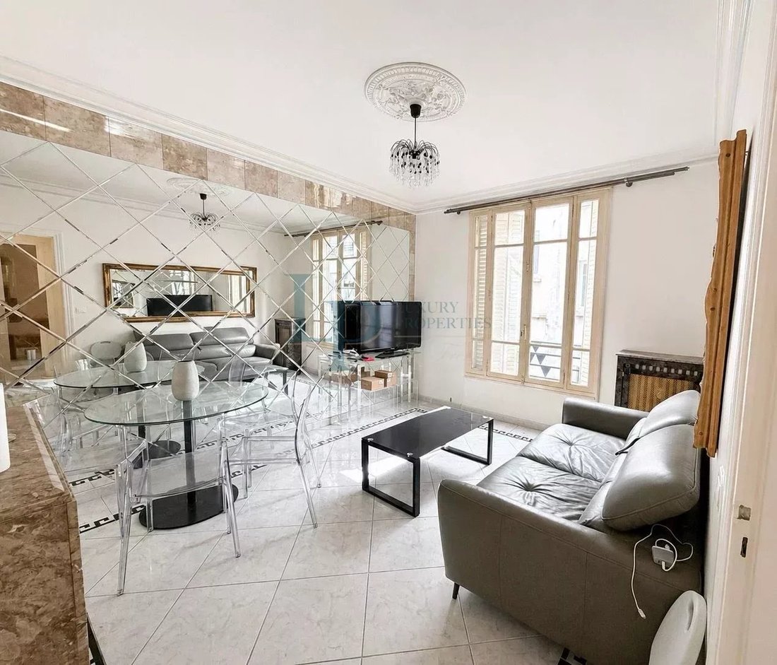 Apartment in Elysées-Madeleine, Paris 8e Arrondissement, Paris 2 - 17928464