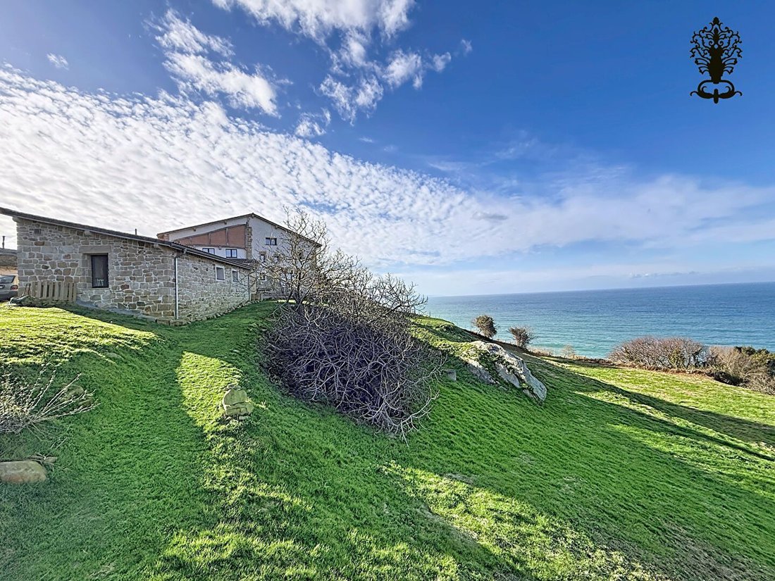 Villa in France 2 - 16012930