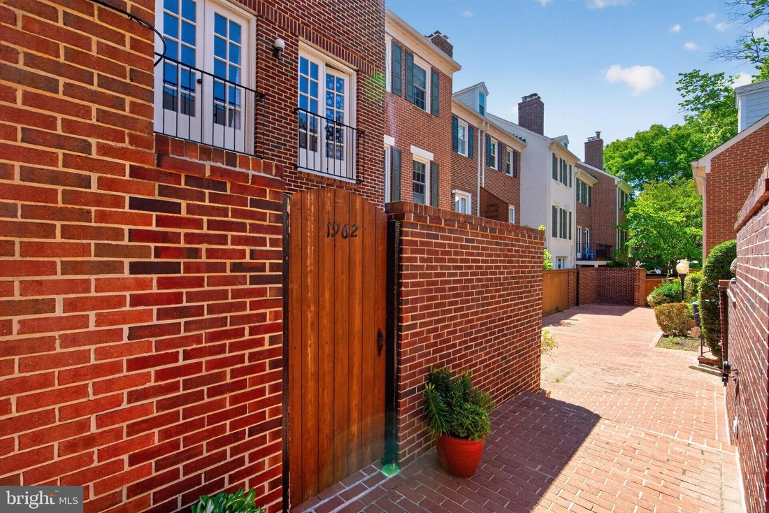 Condo in Arlington, Virginia, United States 3 - 17898034