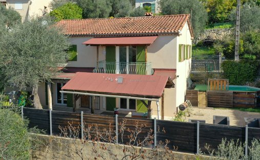 House in Ouest, Peymeinade, France 1