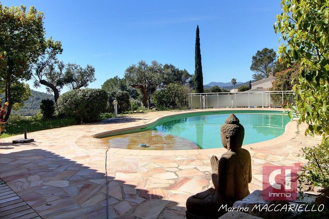 Villa in Pierrefeu-du-Var, Provence-Alpes-Côte d'Azur, France 1 - 17460229