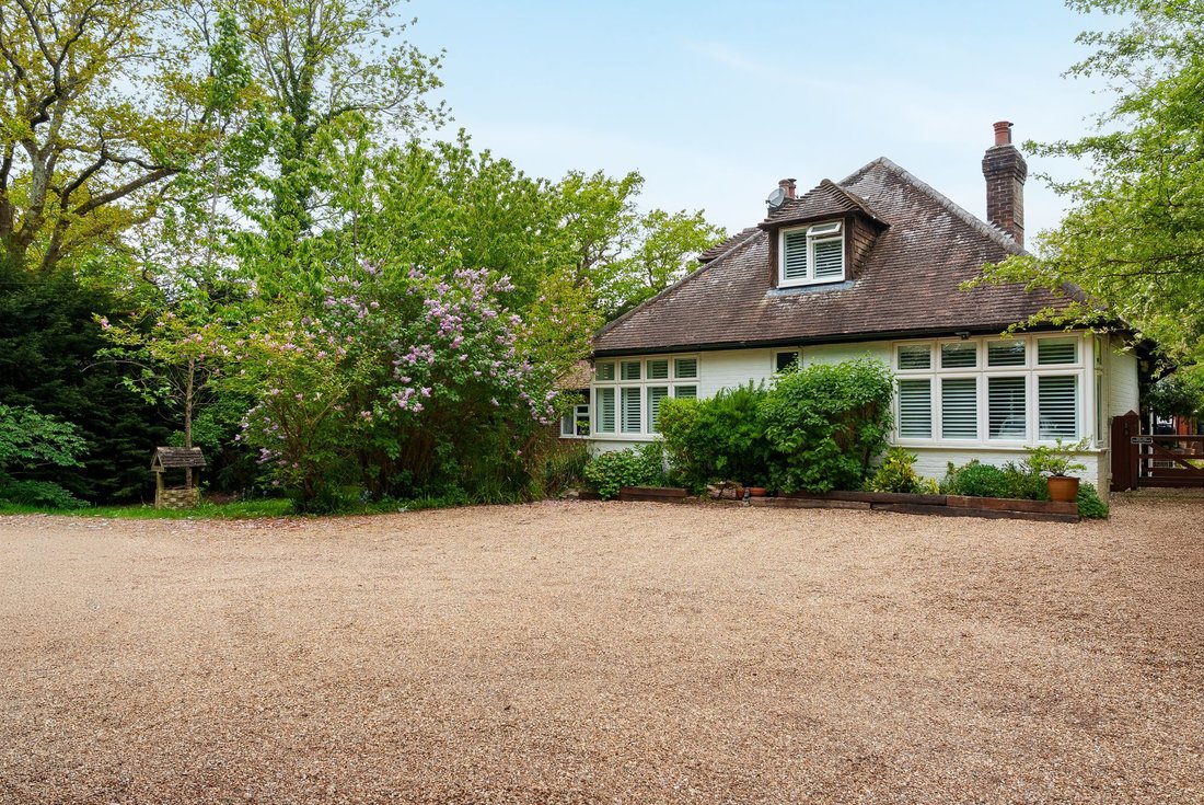 House in North Heath, Pulborough, England 1 - 17932742