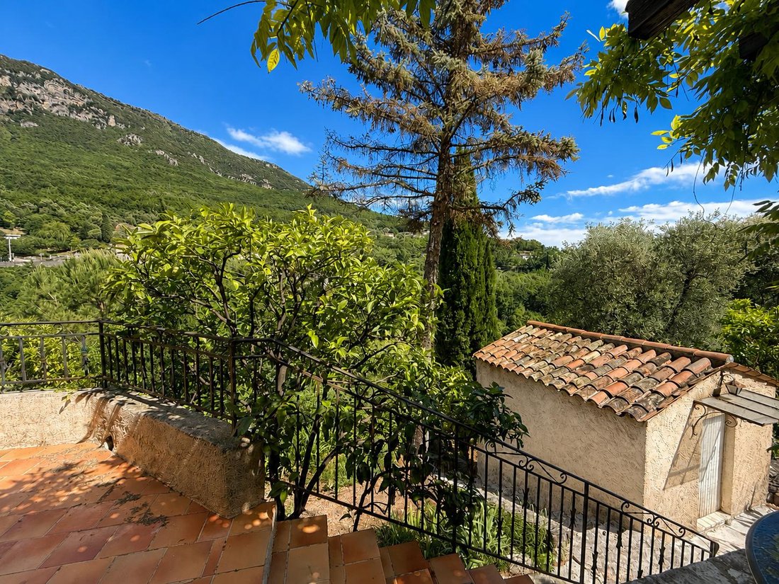 Villa in Tourrettes-sur-Loup, Provence-Alpes-Côte d'Azur, France 2 - 17939558