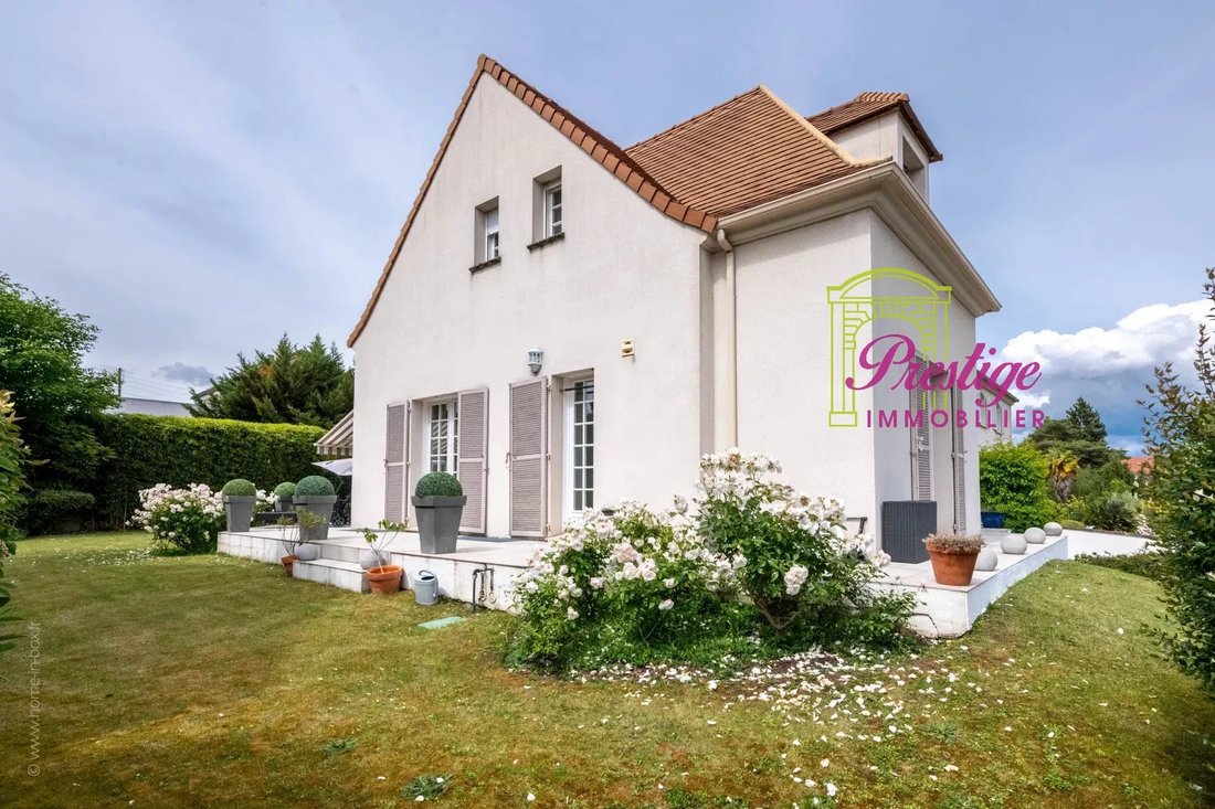 House in Les Cotes, Maisons-Laffitte, France 2 - 17939367