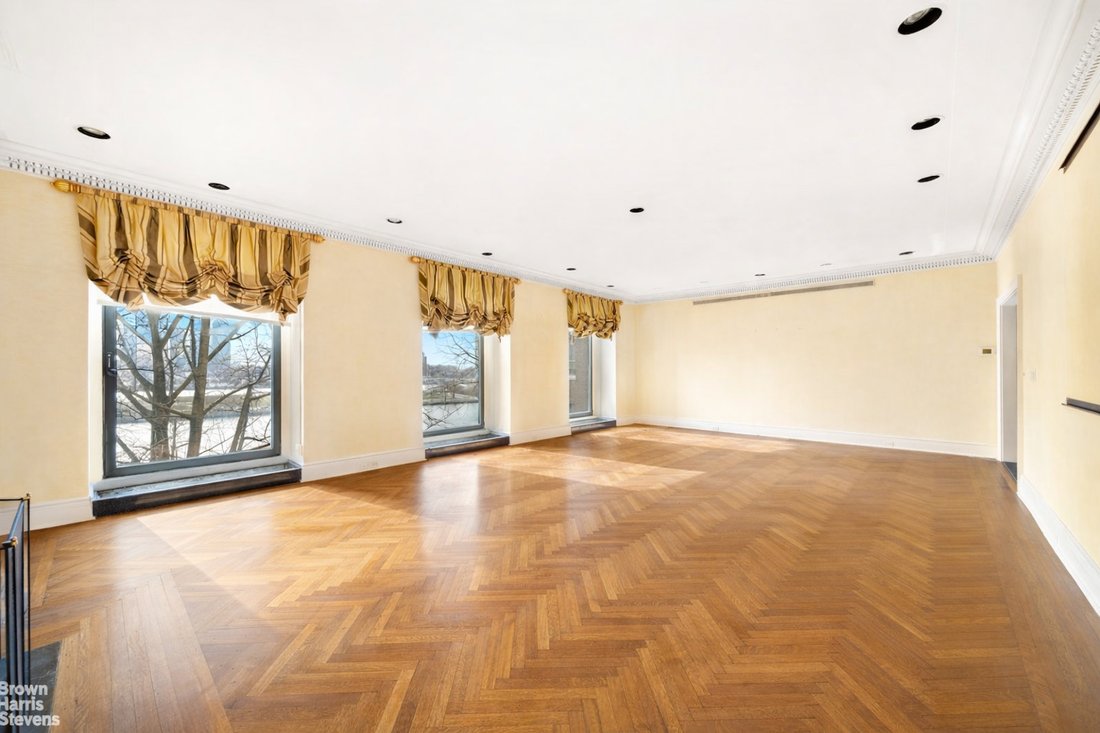 Co Op in New York, New York, United States 4 - 17677502