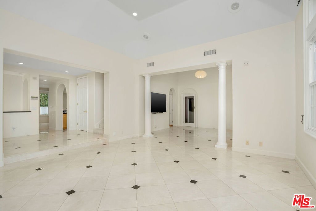 House in Los Angeles, California, United States 5 - 17865036