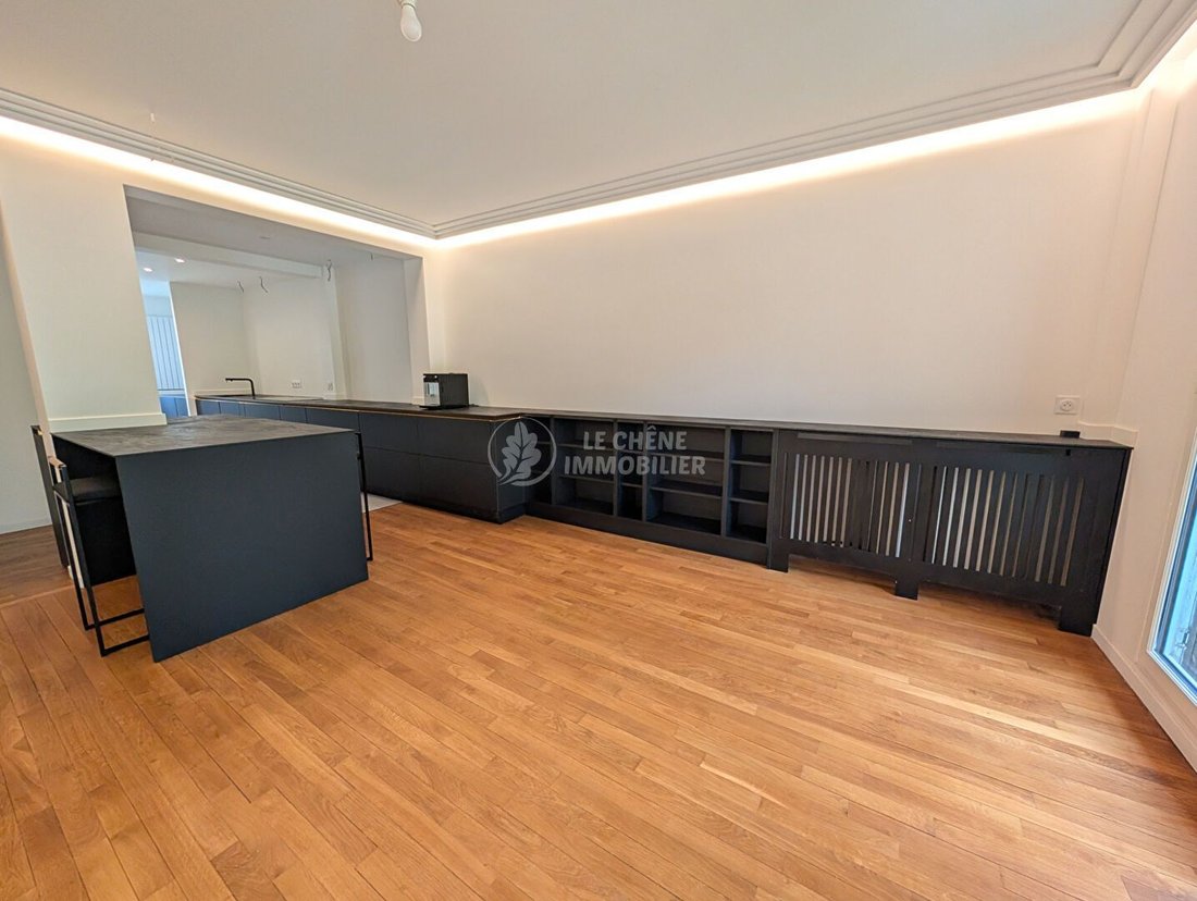Apartment in Domaine National du Château, Versailles, France 4 - 17865488