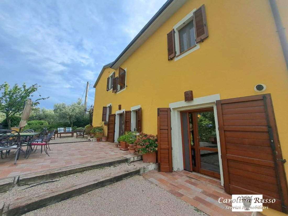 Country House in Gualdo Cattaneo, Umbria, Italy 4 - 16623894