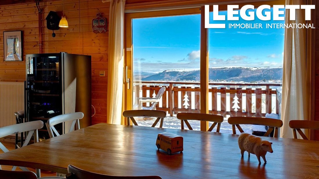 Chalet in Besse-et-Saint-Anastaise, Auvergne-Rhône-Alpes, France 3 - 17935244