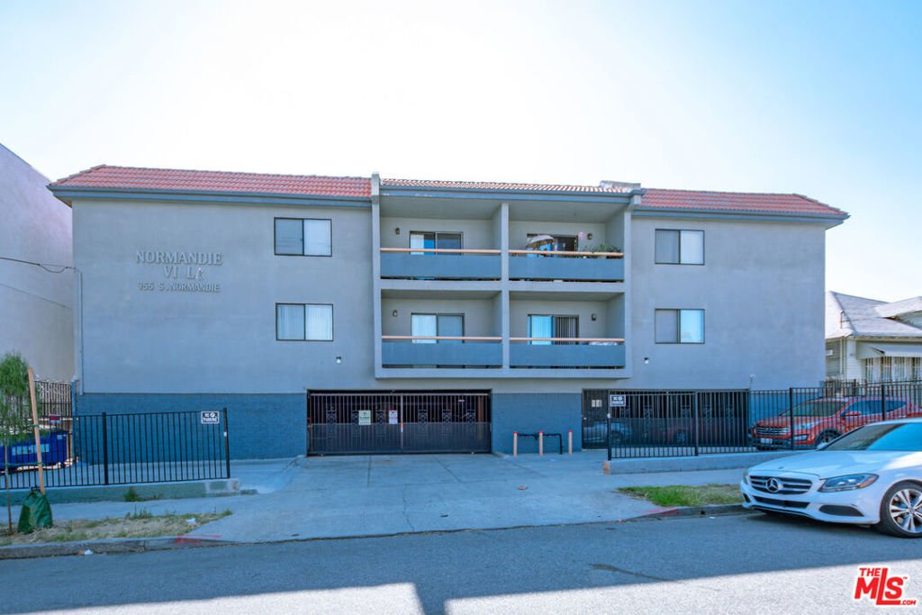 Los Angeles, California, United States 3 - 17933799