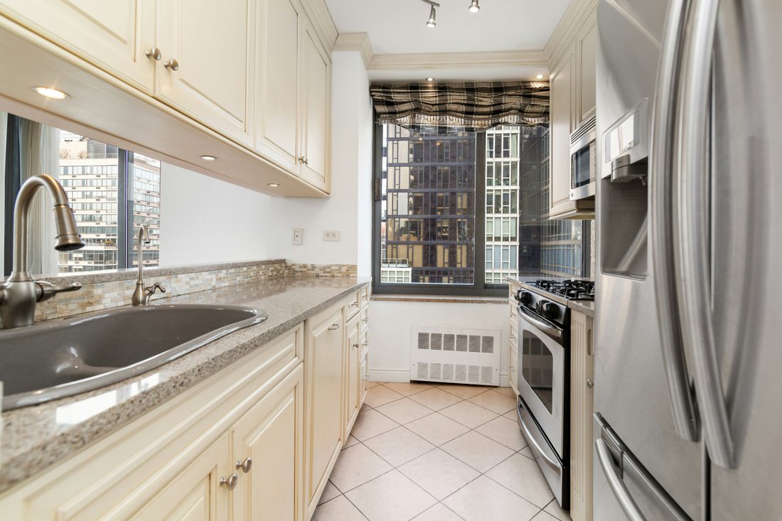 House in New York, New York, United States 3 - 17574978