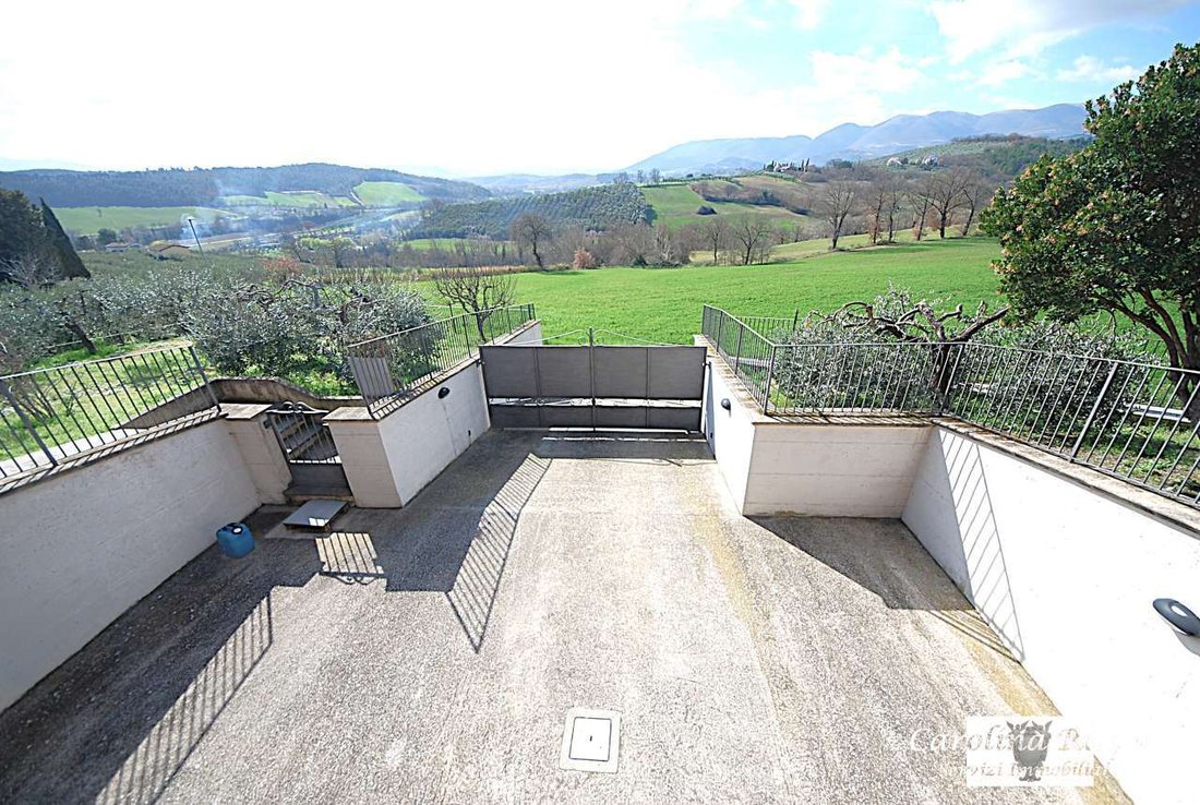 Villa in Castel Ritaldi, Umbria, Italy 4 - 17296439