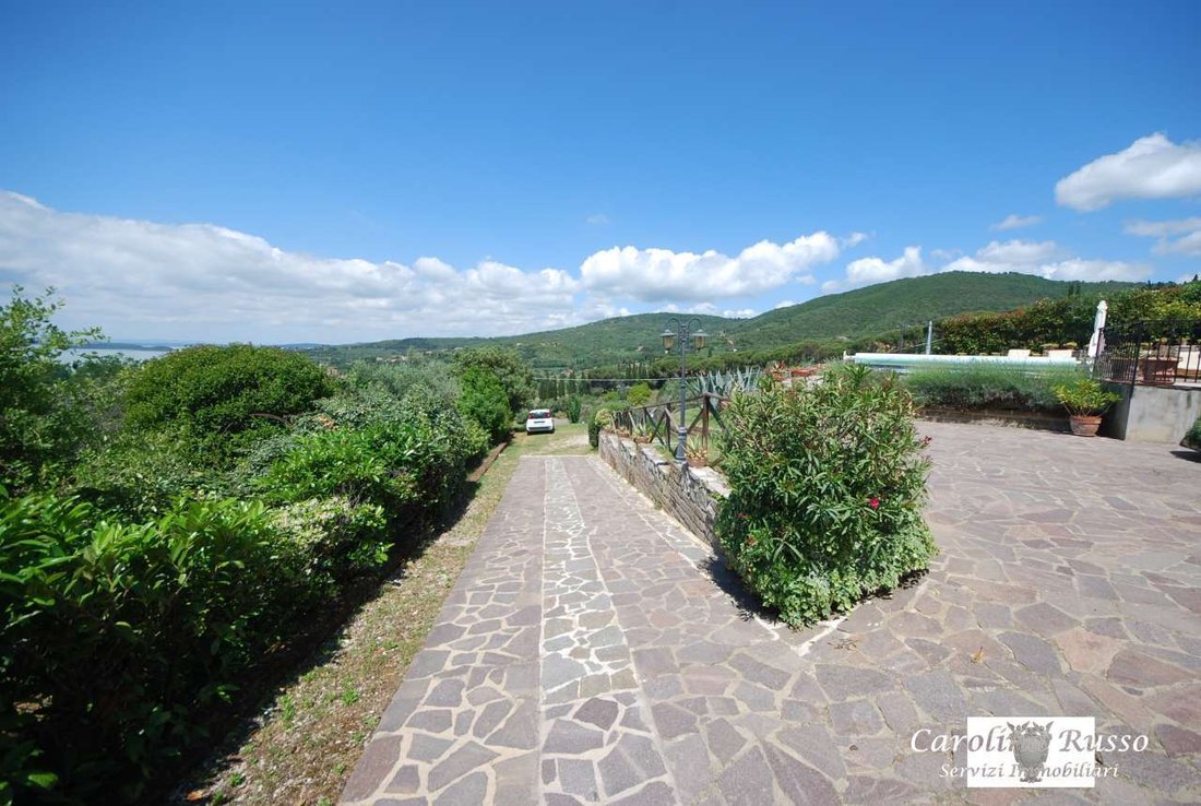 Villa in Passignano sul Trasimeno, Umbria, Italy 3 - 17409810