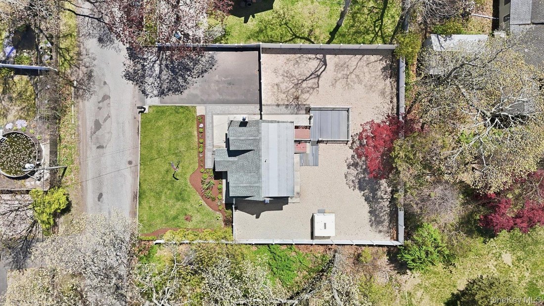 House in Mastic Beach, New York, United States 5 - 17939638