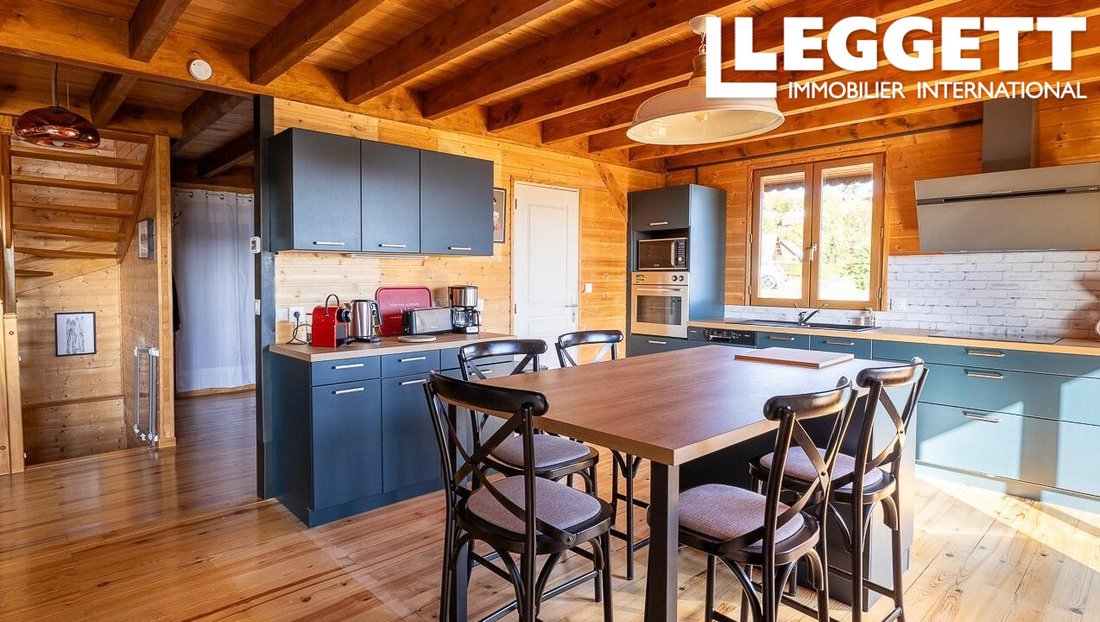 Chalet in Besse-et-Saint-Anastaise, Auvergne-Rhône-Alpes, France 2 - 17935244