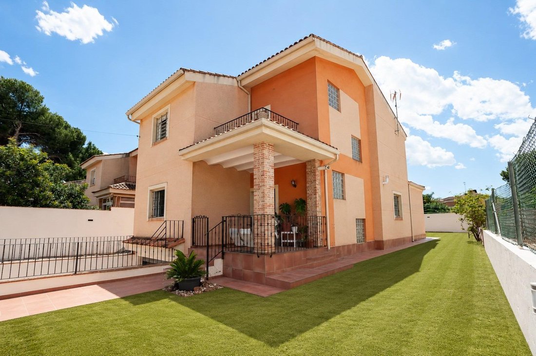Villa in l'Eliana, Valencian Community, Spain 2 - 17937554