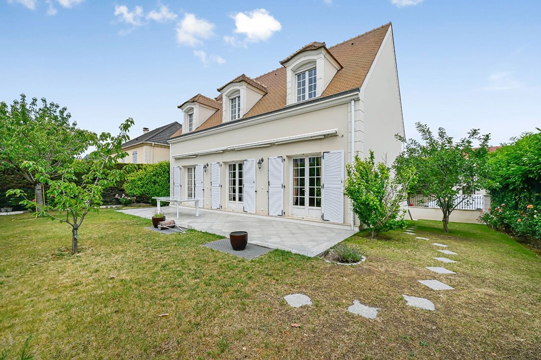 House in Montesson, Ile-de-France, France 3 - 15835134
